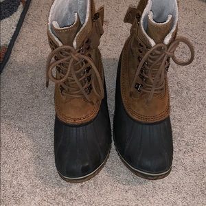Women’s Sorel boot size 8 BARELY WORN!!